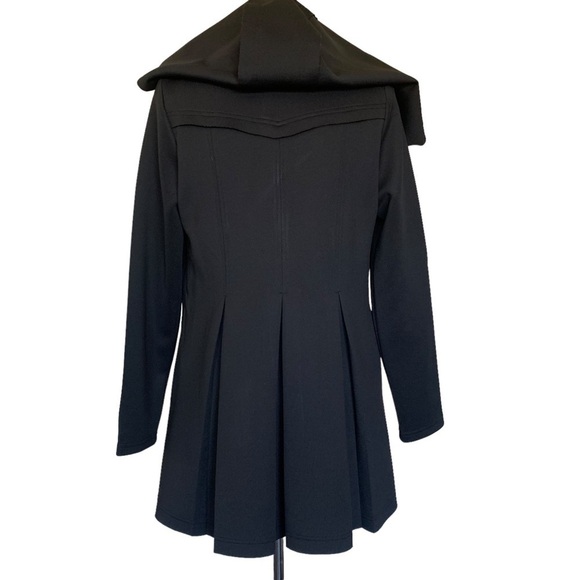 Lu & Lu black waist belted jacket. - Picture 8 of 16